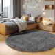 thumbnail image 4 of Alfombra redonda de felpa gris ultrasuave PAGISOFE de 183 cm, 4 of 7