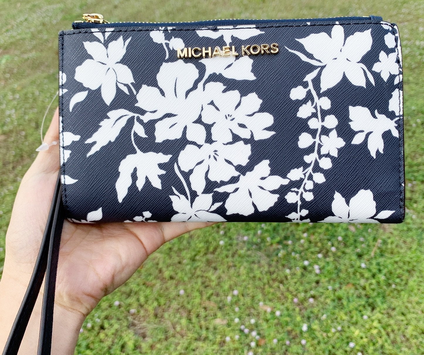 michael kors blue and white wallet