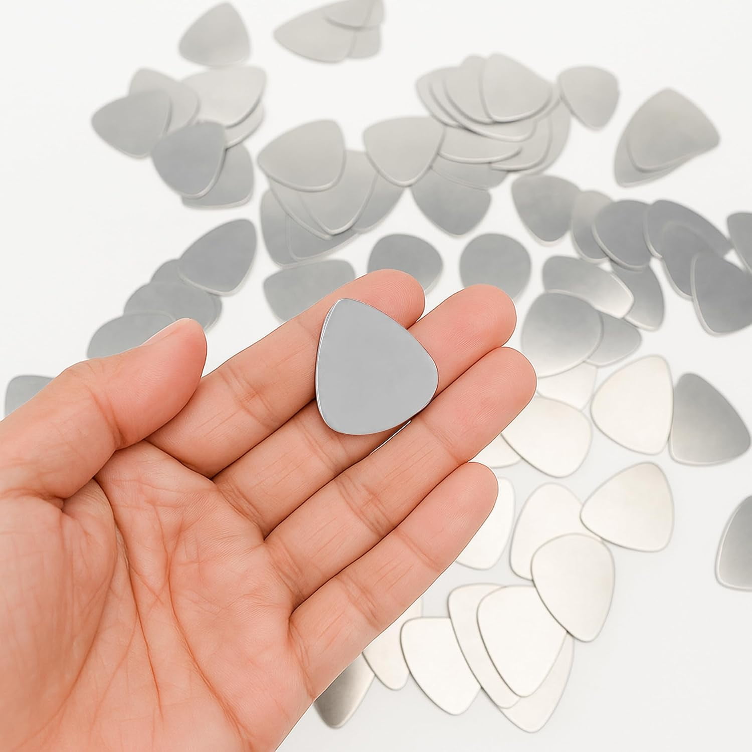 ABPETE 100PCS Metal Guitar Picks Stainless Steel Guitar Picks – 0.3mm Thickness Silver Tone Plectrums for Musical Instrument, Electric Guitar, Bass, Ukulele – Bulk Pack – New