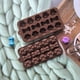 thumbnail image 5 of Molde de chocolate de 14 cavidades con huesos de perro y formas de patas | Bandeja de cubitos de hielo de silicona | Molde de gelatina de pudín | Horno microondas apto para congelador |, 5 of 7