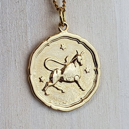 

Zodiac Sign Medallion Layered Necklace-Gold