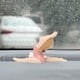 thumbnail image 2 of Bonita escultura de postura de yoga, adorno de contemplación, regalo único de resina coleccionable. Extensión, 2 of 9