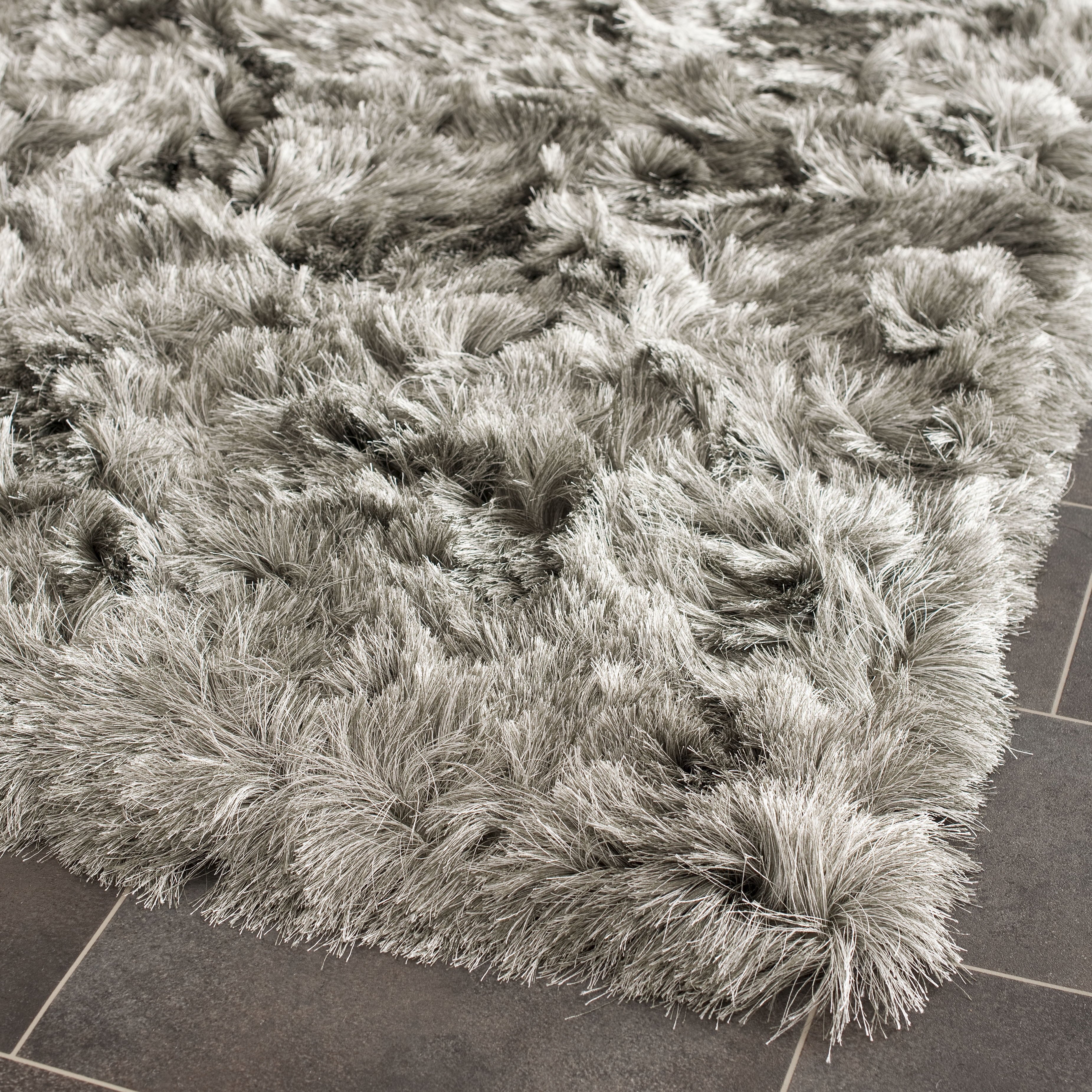 SAFAVIEH Paris Darwin Plush Polyester Shag Area Rug, Silver, 5' x 5' Square