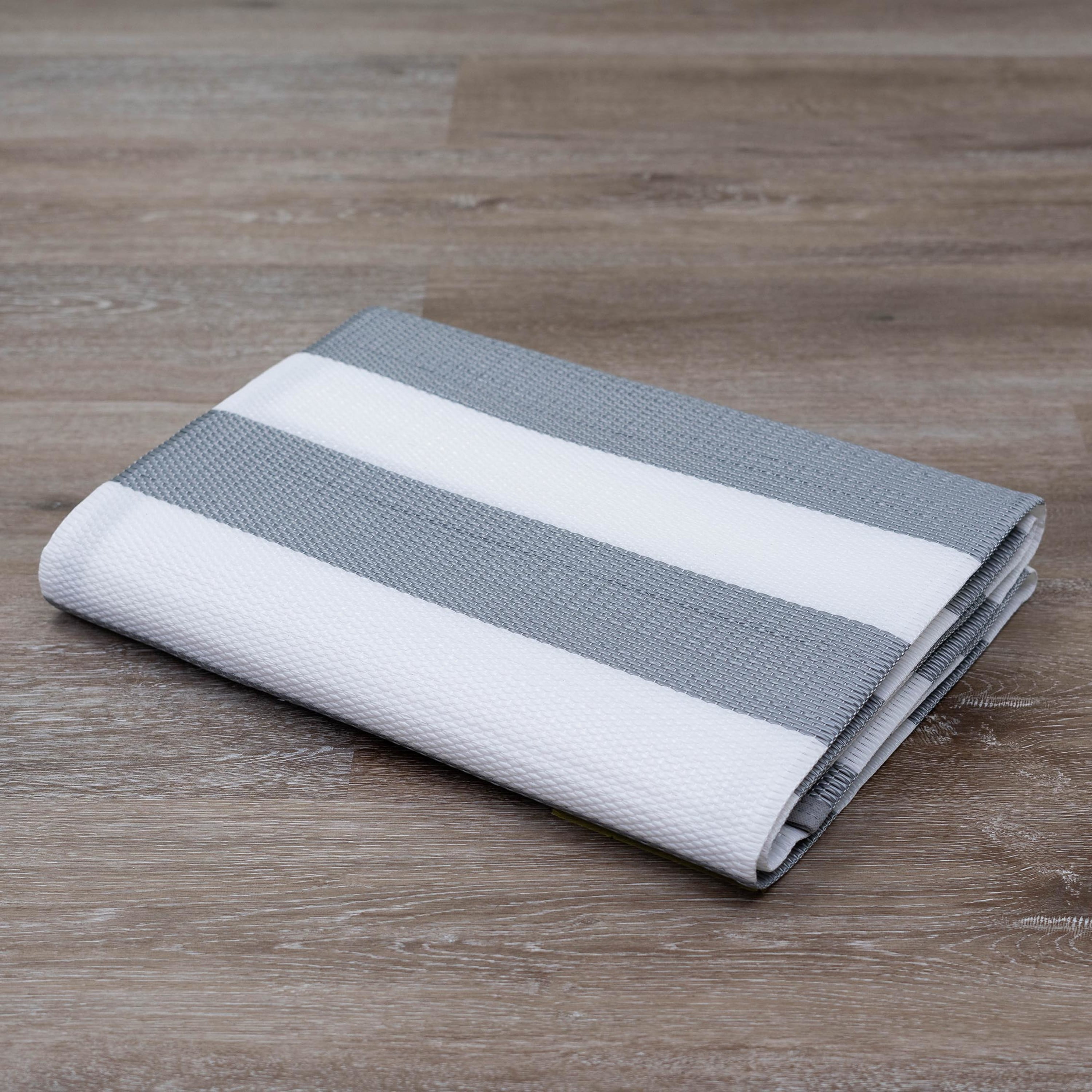 Luna Contemporary Stripe Gray and White Polypropylene Reversible Plastic Straw Outdoor Area Rug, 4' x 5'11'' Rectangle