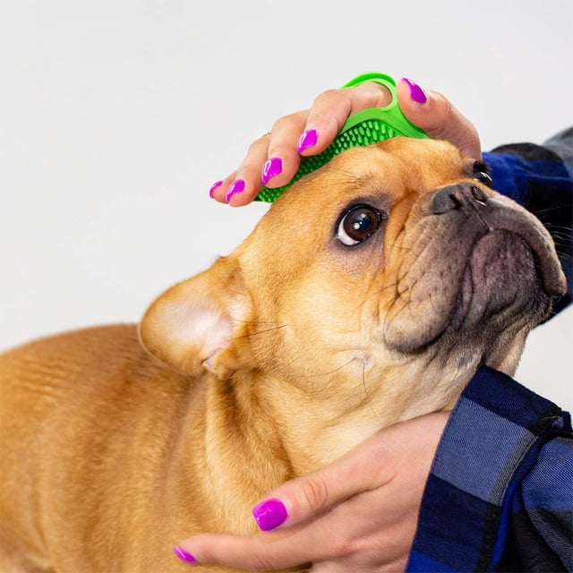 Cepillo verde para el cuidado del pelaje de perros (2 unidades) - Cepillo de baño para mascotas - Cepillo de baño con correa ajustable - Mango de goma para perros y gatos de pelo largo y corto