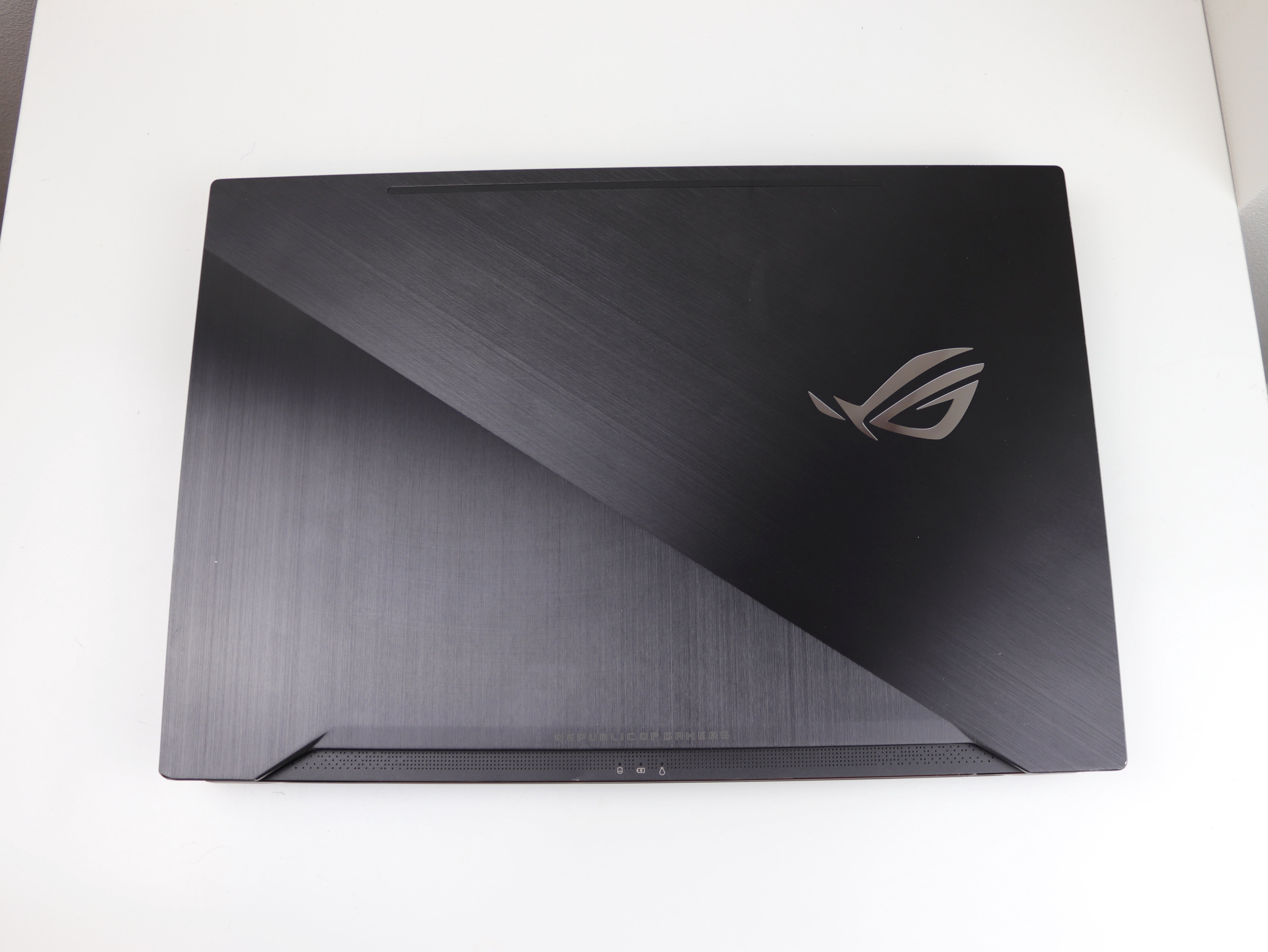 ASUS ZEPHYRUS GM501G 15.6" Laptop i7-8750H 16GB RAM 512GB SSD NVIDIA GTX 1070 Windows 11 Pro
