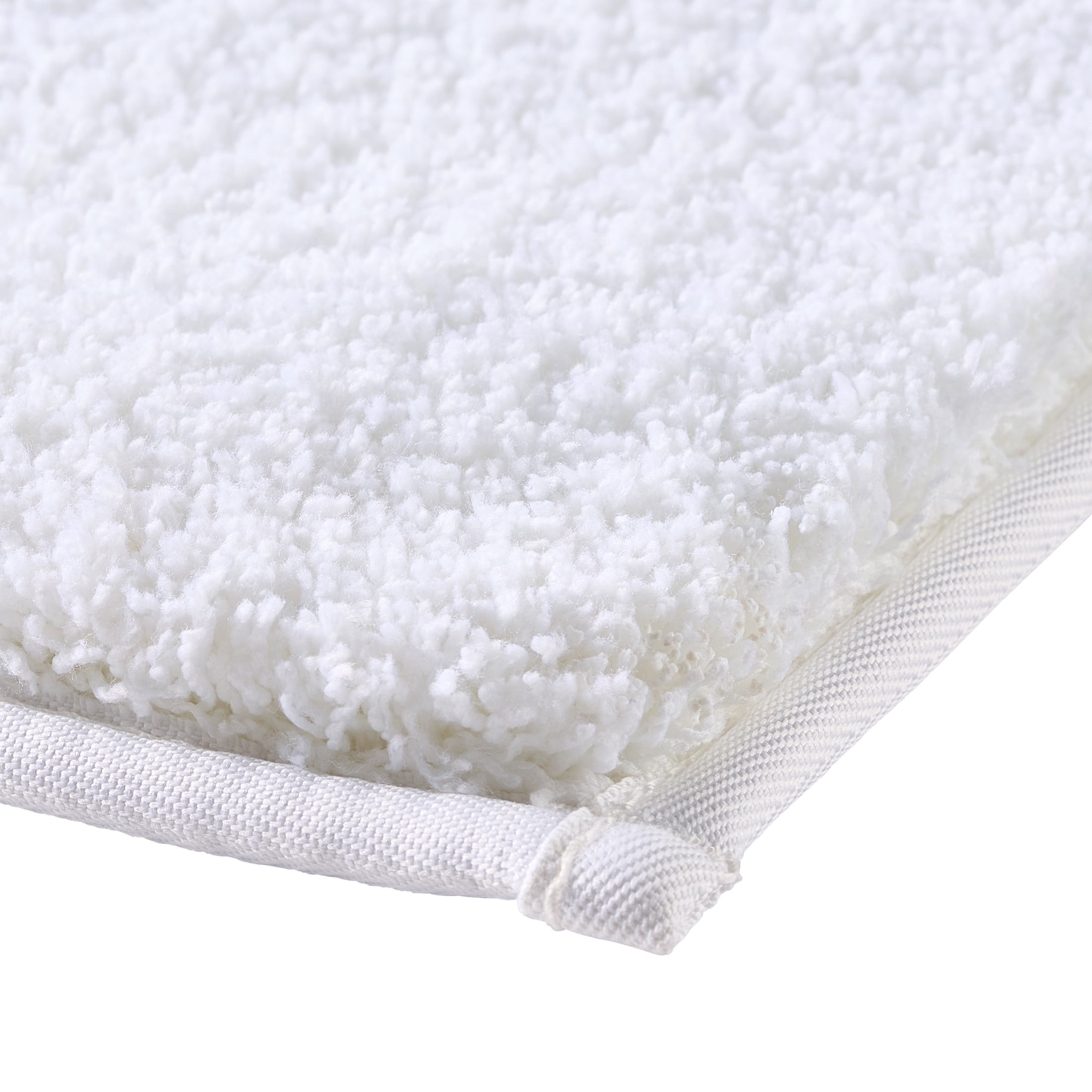 Tapis de bain ultra doux en polyester Better Homes & Gardens, 20 x 34 po, Blanc Arctique procure une sensation moelleuse et confortable