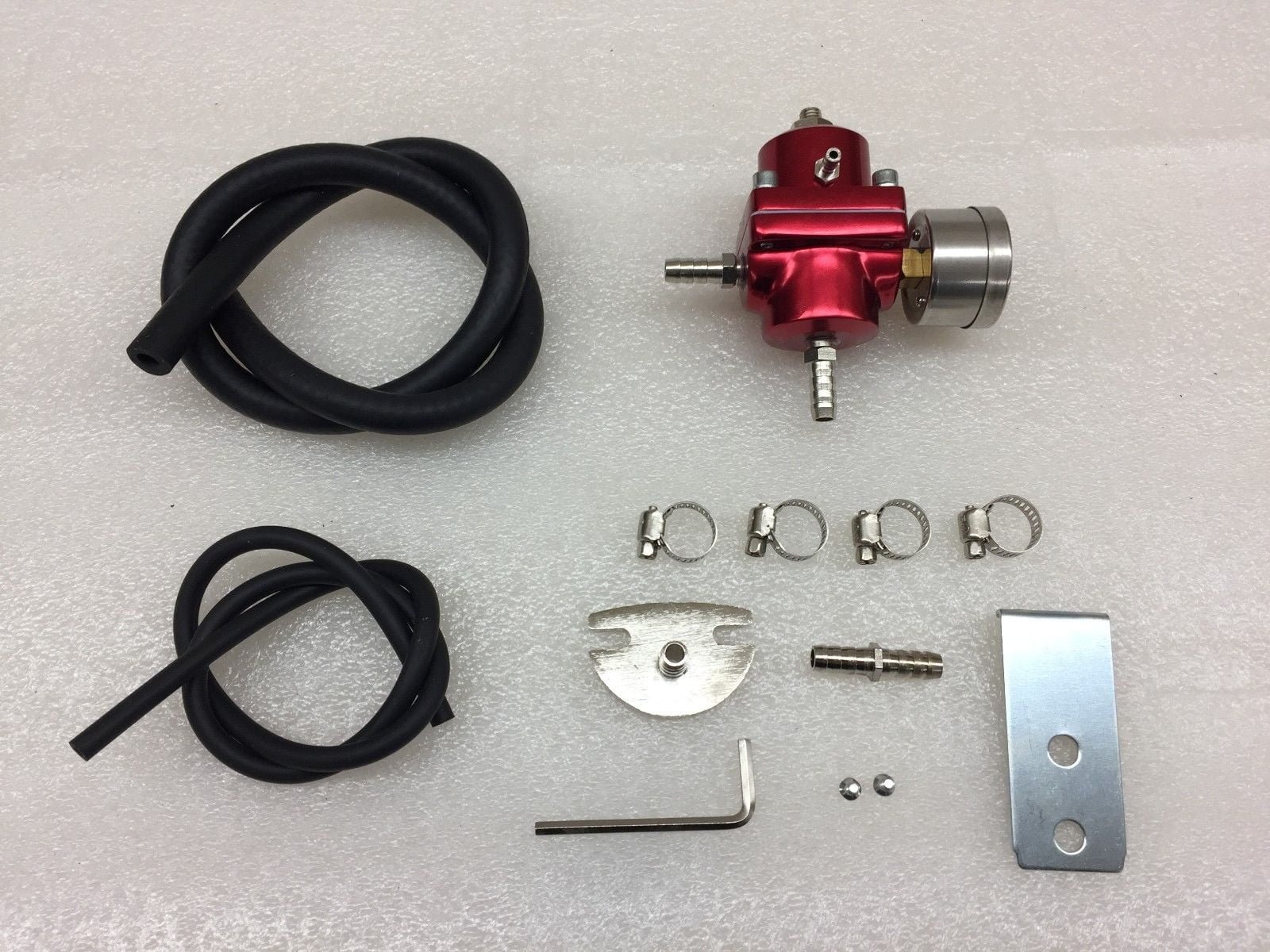 Universal Aluminum Fuel Pressure Regulator FPR 0140 PSI Gauge/Hose Red