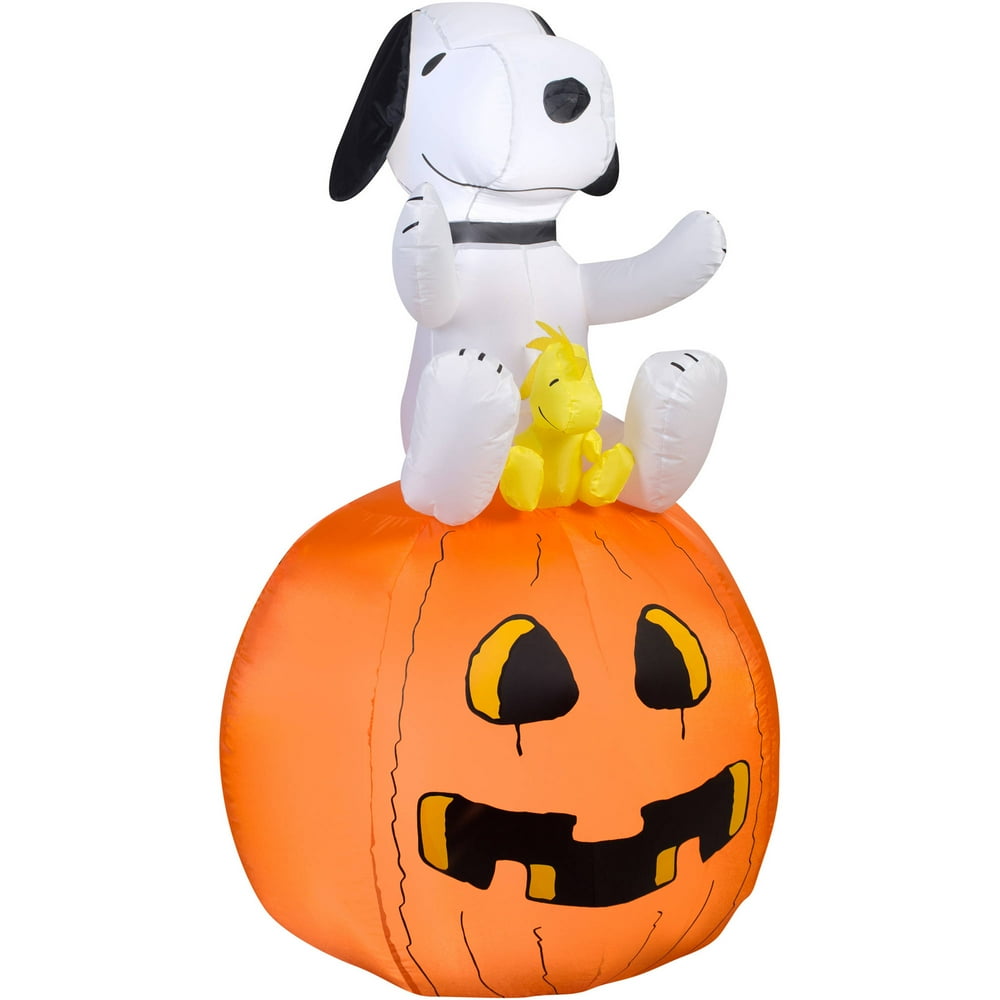 Airblown InflatableSnoopy on Pumpkin by Gemmy Industries