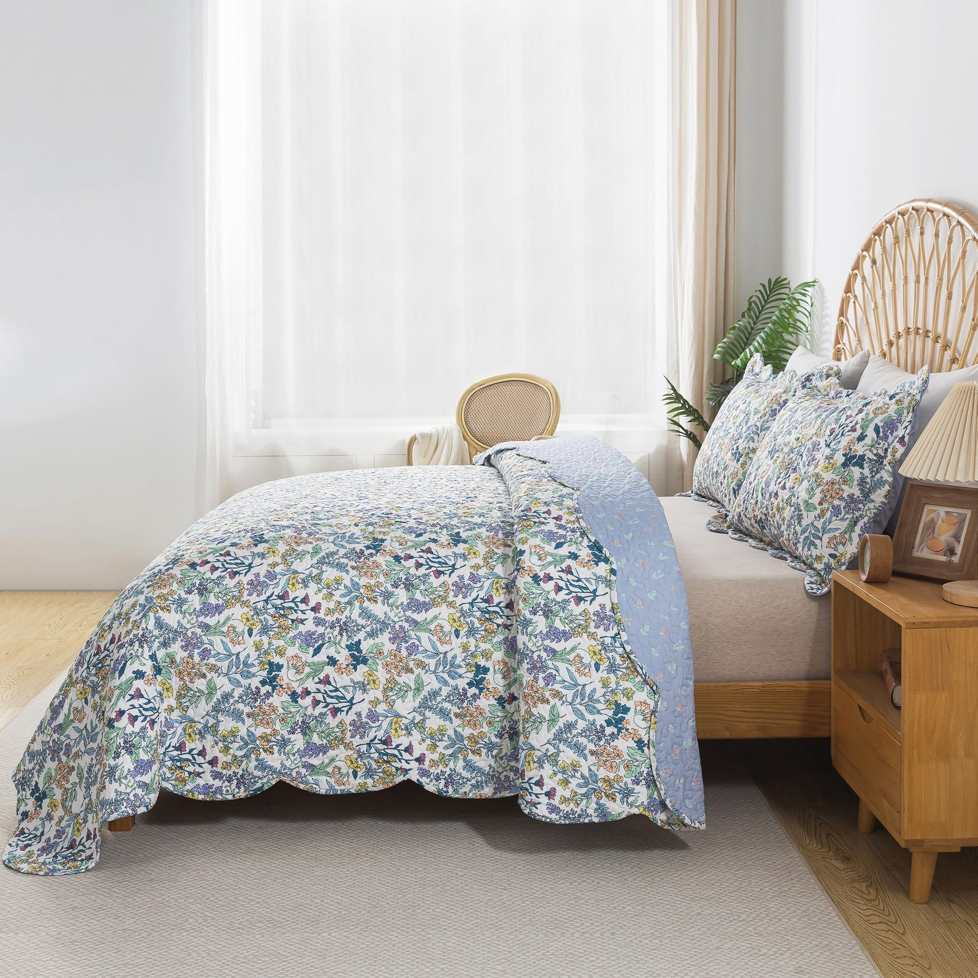 NEWLAKE 3-Piece Quilt Set Quilted Bedspread Lightweight Coverlet Set Garden Style Floral Bedding Set for All Season, Bule Quilt, Queen Size