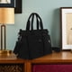 thumbnail image 1 of unbranded Tote De Mujer En Nylon Negro Con Gran Capacidad Y Acolchadas, 1 of 8