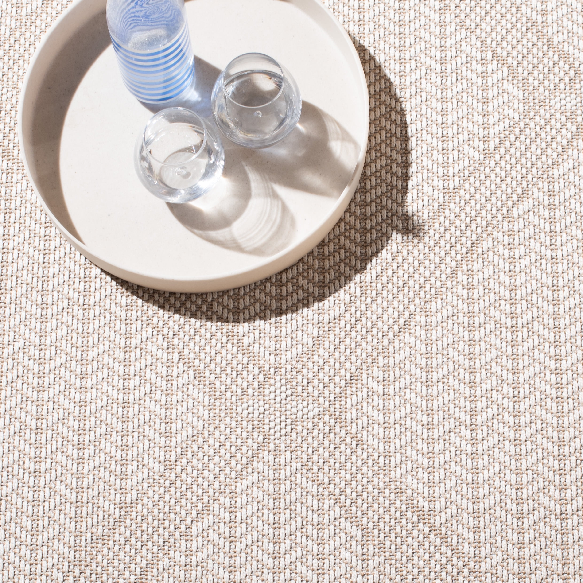 SAFAVIEH Machine Washable Rug Indoor/Outdoor Bermuda Collection - Bermuda Carleen Geometric Indoor/Outdoor Area Rug, Cream/Beige, 5'3" x 7'6"