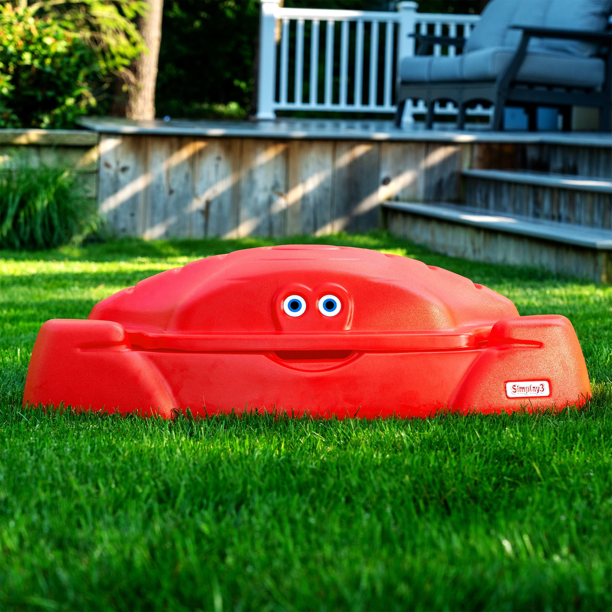 Simplay3 Coastal Crab Red Outdoor Sandbox with Cover for Kids