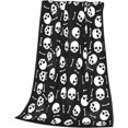 thumbnail image 1 of Manta con temática de Halloween de calaveras: manta suave y acogedora, perfecta para descansar en esta temporada espeluznante, calavera y huesos, 40 x 50 pulgadas, 1 of 7