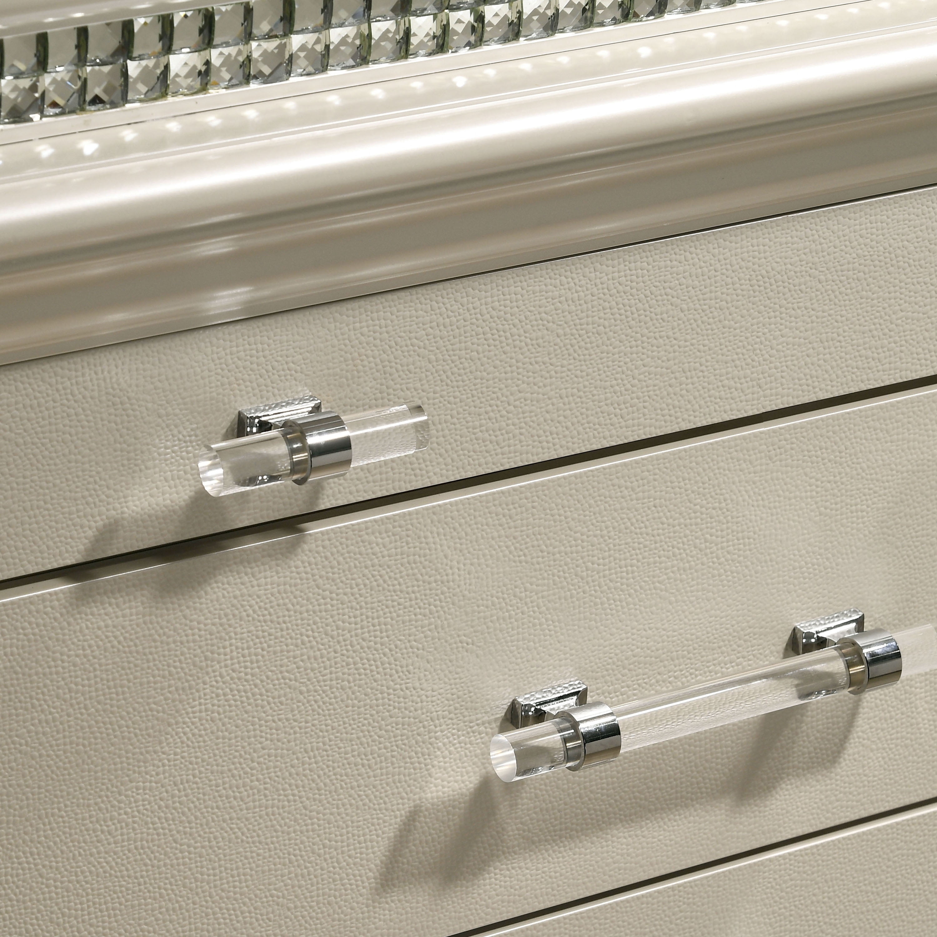 Furniture of America Elaina Adult Modern 8-Drawer Dresser, Pearl White