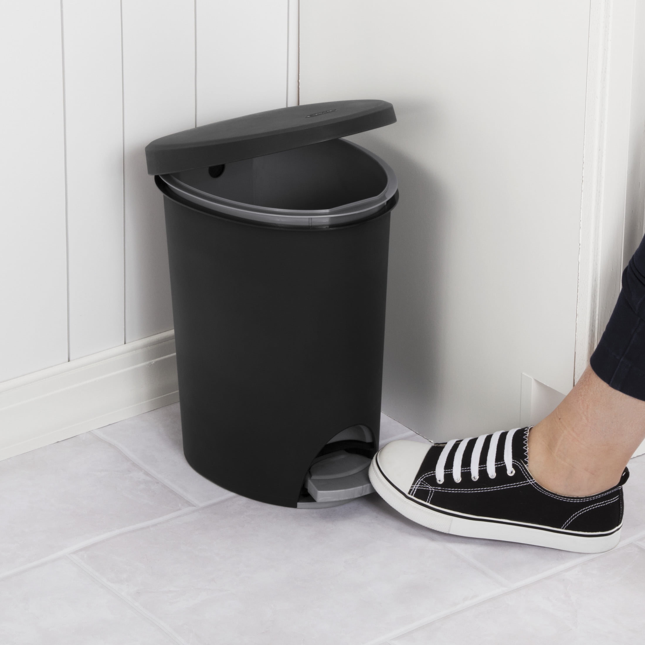 Sterilite Small Bathroom Trash Can, 2.6 Gallon Plastic Garbage Bucket Bin