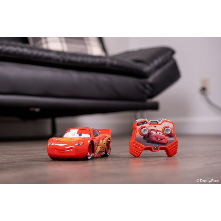 Disney Pixar Cars Lightning McQueen 1:24 RC Vehicle for Kids