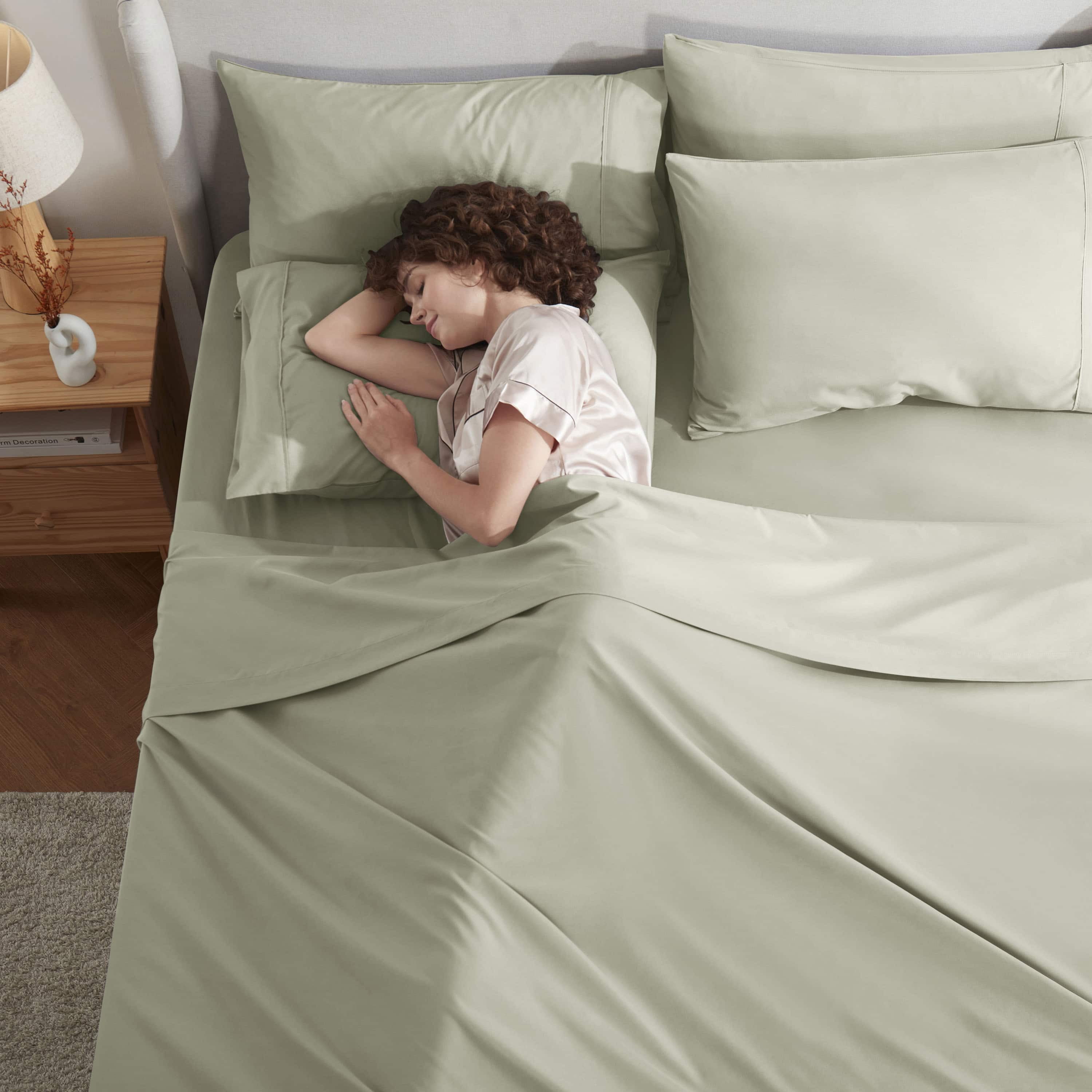 LammaLoe Extra Deep Pocket California King Sheets set, Fits 18"-24" Mattress, 6 Piece Soft Microfiber Bed Sheet Sets, Light Sage Green