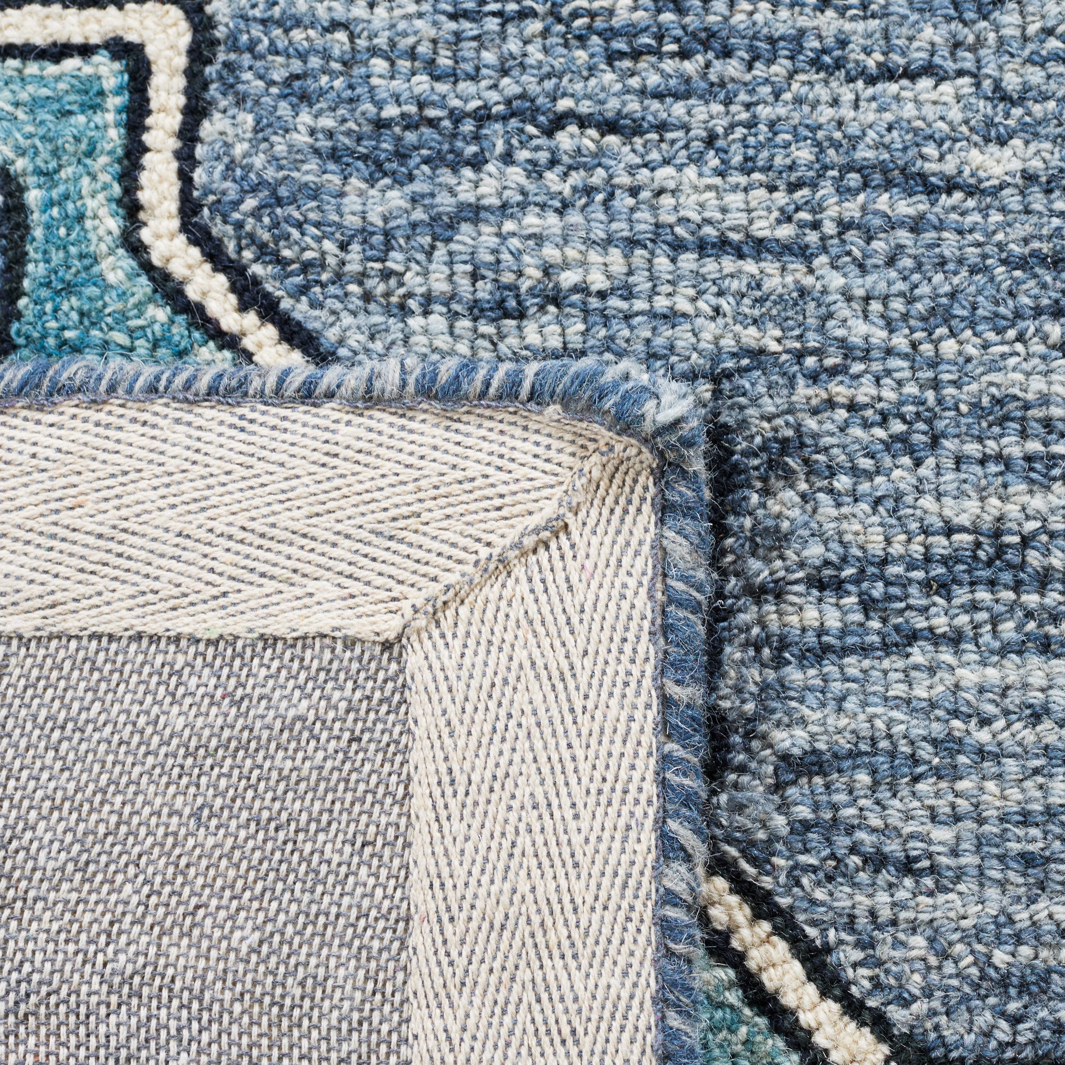 SAFAVIEH Metro Emmeline Medallion Area Rug, Blue/Ivory, 5' x 8'