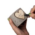 thumbnail image 2 of Regalos del día de San Valentín Velas perfumadas hechas a mano Velas de aromaterapia de cera de soja natural personalizadas XBTCLXEBCO Un tablero de escritura a mano en forma de corazón está en el frasco, 2 of 5