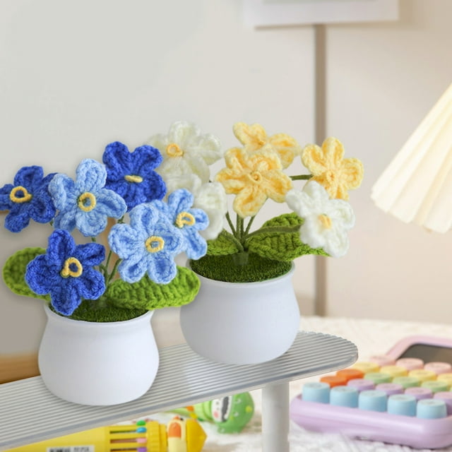 Plantas en maceta de ganchillo - Flores tejidas a mano para decoración de escritorios en casa y oficina - Flores artificiales amarillas y azules - 4,33x3,94x3,94 pulgadas