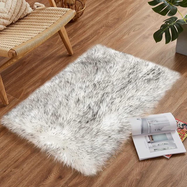 LAICAIW Throw Rugs 2x3 Small Rug White and Grey Tips Faux Fur Rug Furry Washable Rug for Bedroom Dorm Nursery Bedside Rug Room Decor Small Carpet Faux Sheepskin Rug, Rectangle