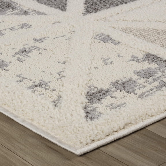 5' X 8' Gray and Cream Geometric Distressed Area Rug