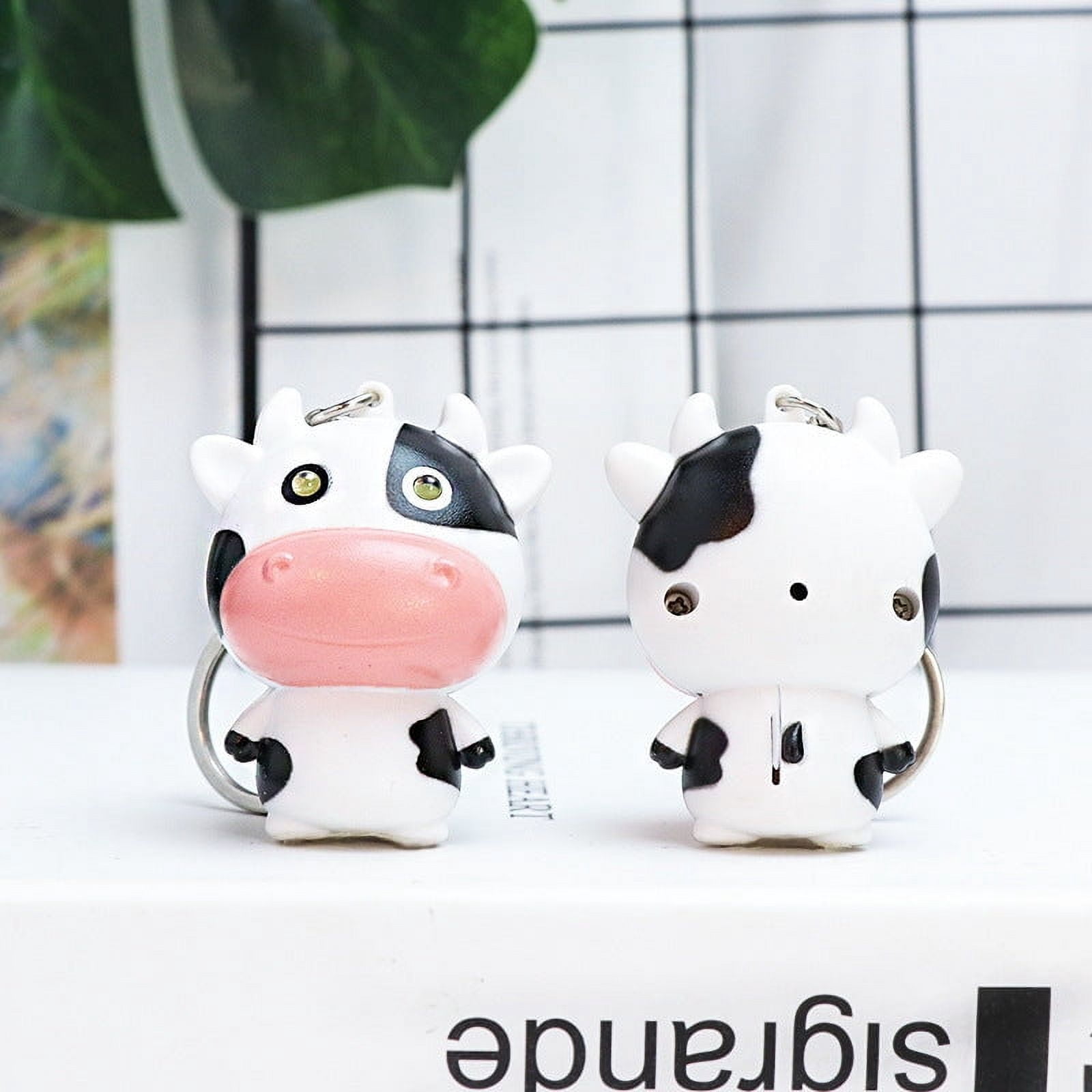 Glowing Cow Pendant Keychain with Bell, Super Mini Ring, Plastic, Fun Accessory for Bags and Keys