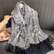 thumbnail image 2 of Bufanda elegante con estampado de flores para mujer, chal grueso de imitación de cachemira con borlas, resistente al frío y cálido para otoño e invierno, protección para el cuello, 2 of 5