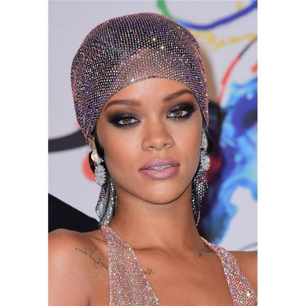 Rihanna At Arrivals for 2014 Cfda Fashion Awards Alice Tully Hall At ...