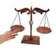 thumbnail image 5 of Hytrove Figurilla Balanza De Justicia Metálica Para De Escritorio Y Oficina, 5 of 7