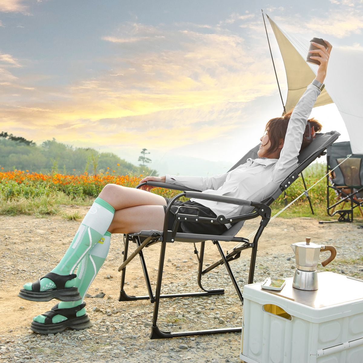 Sailvan Heavy Duty Camping Directors Chair, Oversized Folding Chair with Side Table & Pocket for Beach Picnic Fishing, Grey