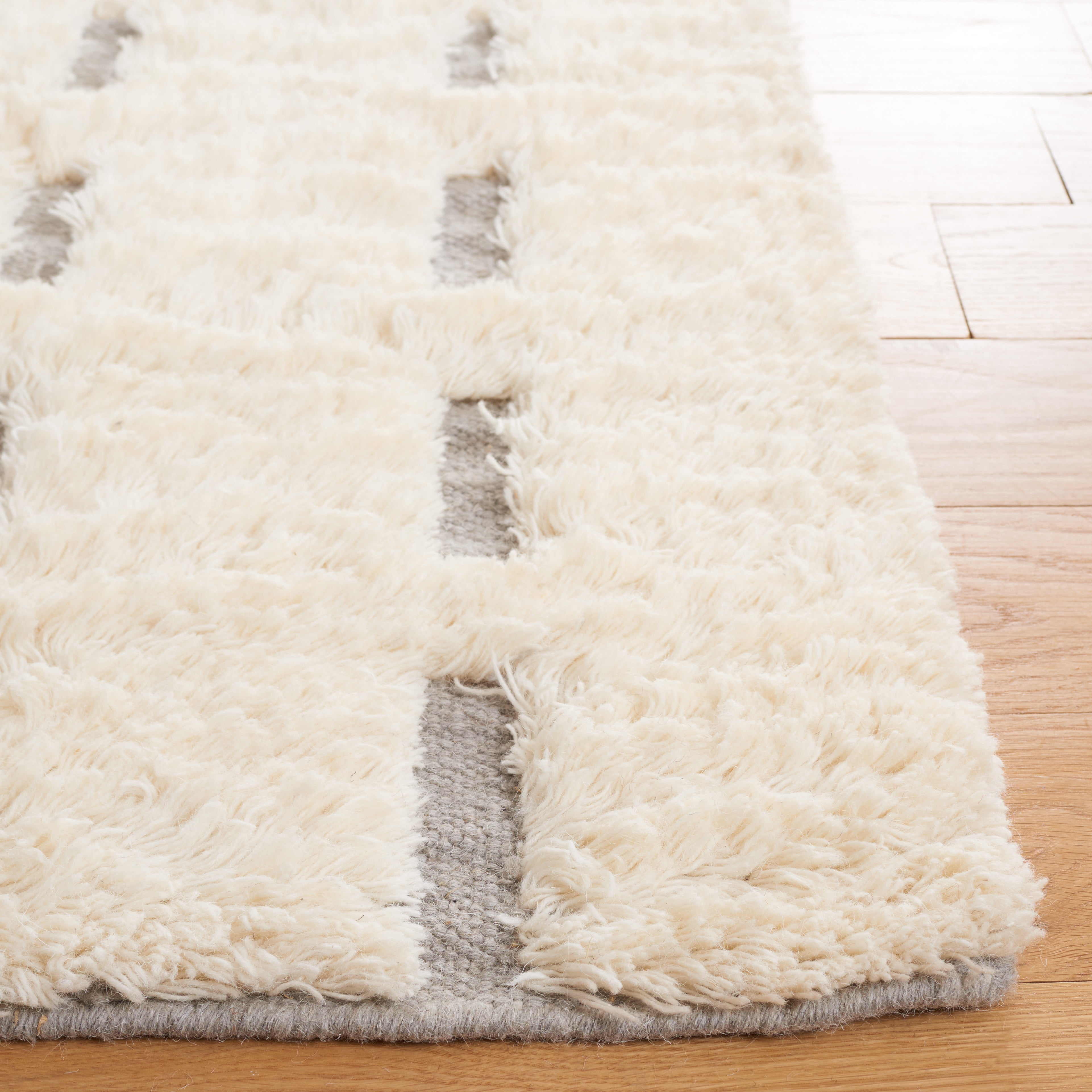 SAFAVIEH Casablanca Tanja Geometric Area Rug, Grey/Ivory, 8' x 10'