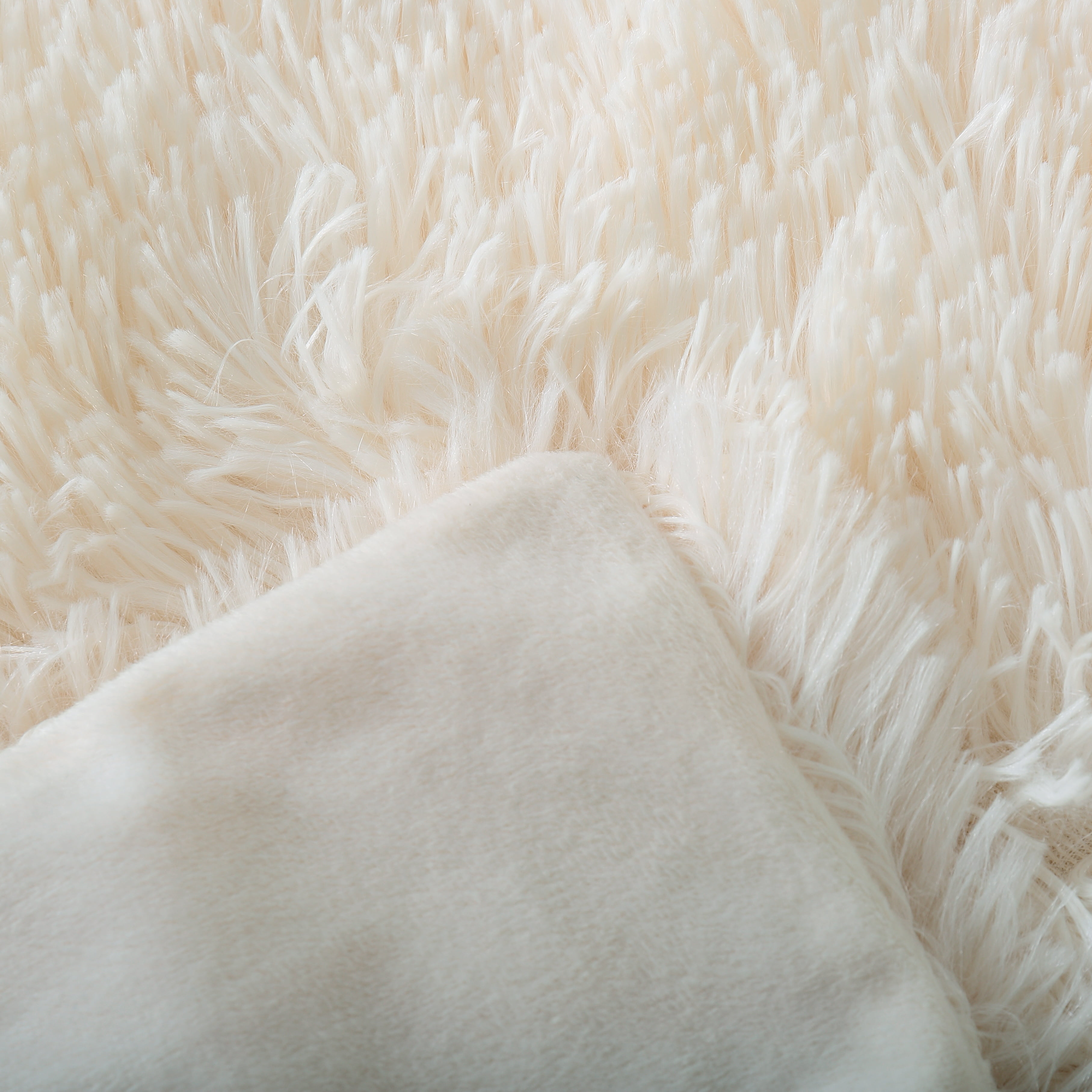 Reafort Luxury Long Hair Shaggy PV Fur Faux Fur Oversized Throw Blanket (Cream, 60"X70" Throw)