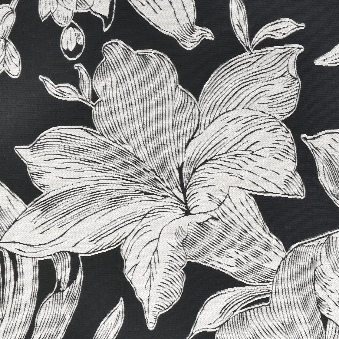 Couristan Dolce Flora 4' x 5'10" Nero Black Outdoor Rug