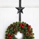 thumbnail image 4 of Gancho ajustable para la puerta delantera con colcha de corona Navidad | Diseño de flor de nieve de poinsettia navideña | Organizador | 1 Pieza | 14,95 pulgadas | Decoración interior exterior, 4 of 6