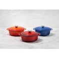 thumbnail image 2 of Le Creuset Horno redondo poco profundo de hierro fundido esmaltado, 2.75 cuartos de galón, blanco, 2 of 6
