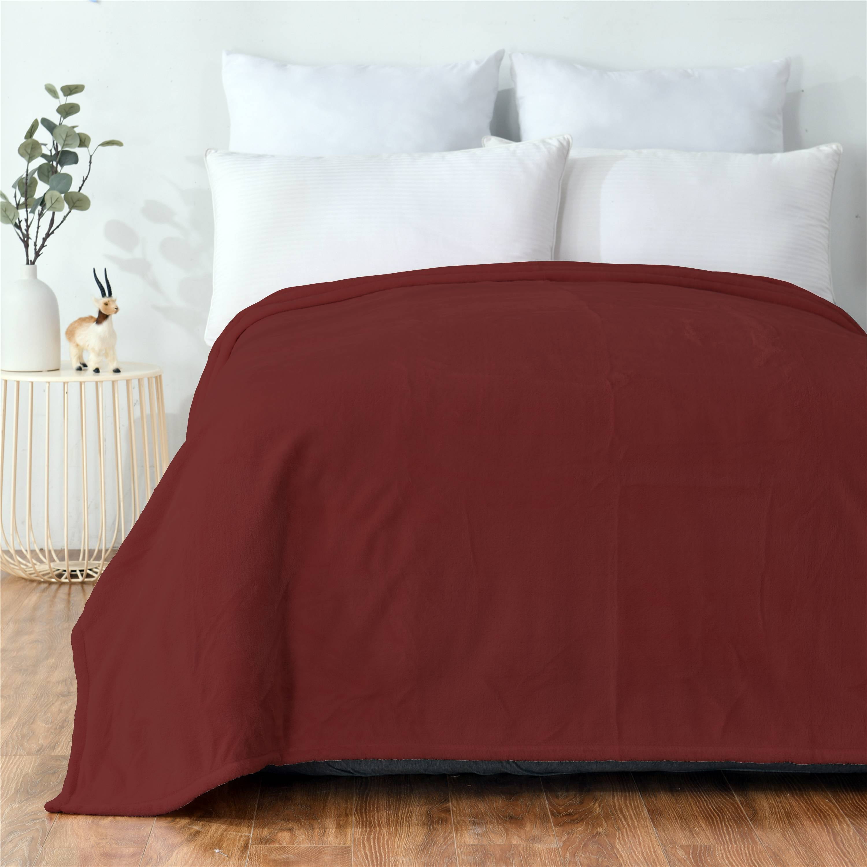 Mainstays Super Soft Red Polyester Plush Blanket, Full/Queen 90"X90", Suitable for Adult