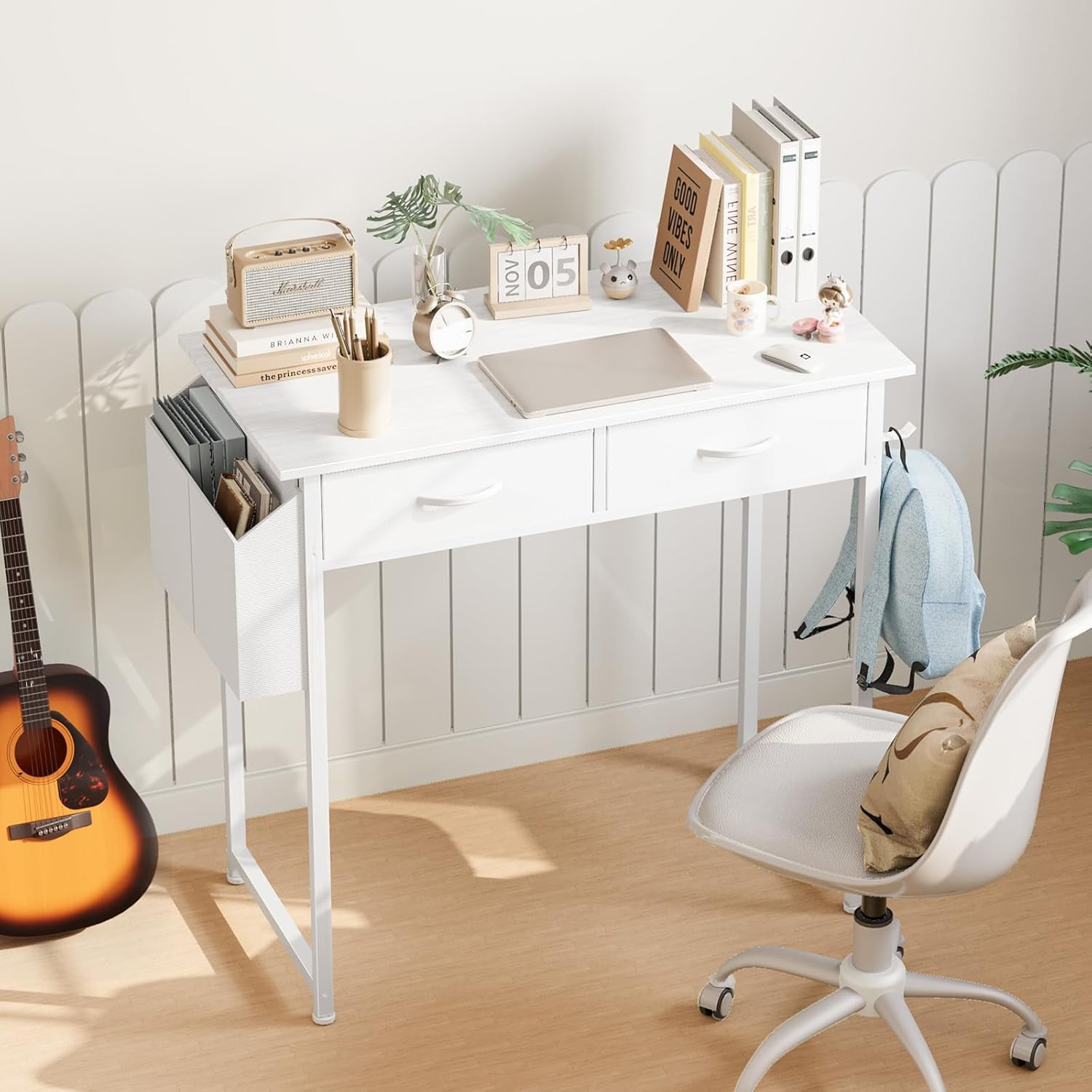 Blorly 32" Computer Desk, Small Desk with Fabric Drawers, Easy Assembly for Small Space, Bedroom, Home Office, White