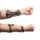 thumbnail image 4 of Protector de brazo de tiro con arco, brazalete de tiro con arco de nailon de carbono, manga protectora de arco para caza con arco compuesto recurvo al aire libre WD.WDQZL Hogar, 4 of 5