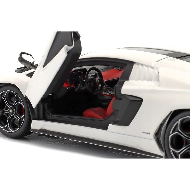 Lamborghini Countach LPI 800-4 White 1/24 Diecast Model Car by