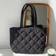 thumbnail image 4 of Bolso de mano acolchado con diamantes para mujer, bolso informal suave, bolso de compras de invierno a la moda, 4 of 7