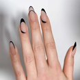 thumbnail image 1 of Uñas acrílicas negras almendradas NQ mate nude, 1 of 4