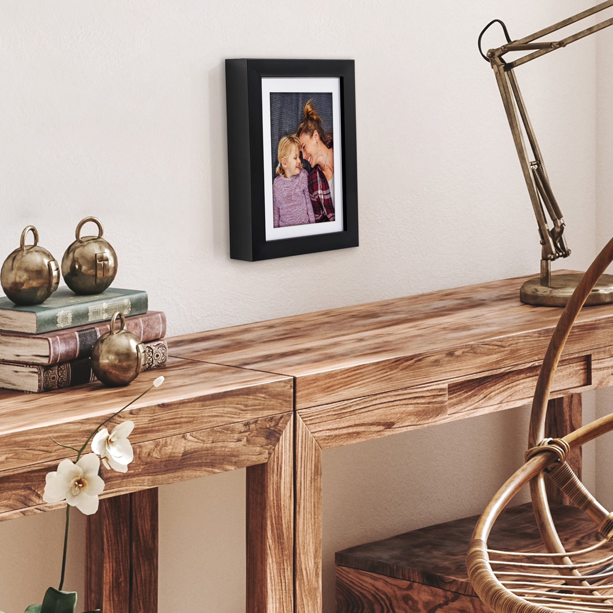 Americanflat 5x7 Picture Frame with Shatter-Resistant Glass with 4x6 Mat Display Photo Soho Collection - Black