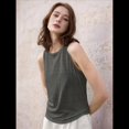 thumbnail image 2 of Blusas de Verano Informales Elegantes con Cuello Drapeado para Mujer, Sin Mangas, Fruncidas, Elegantes Gris Oscuro M, 2 of 3