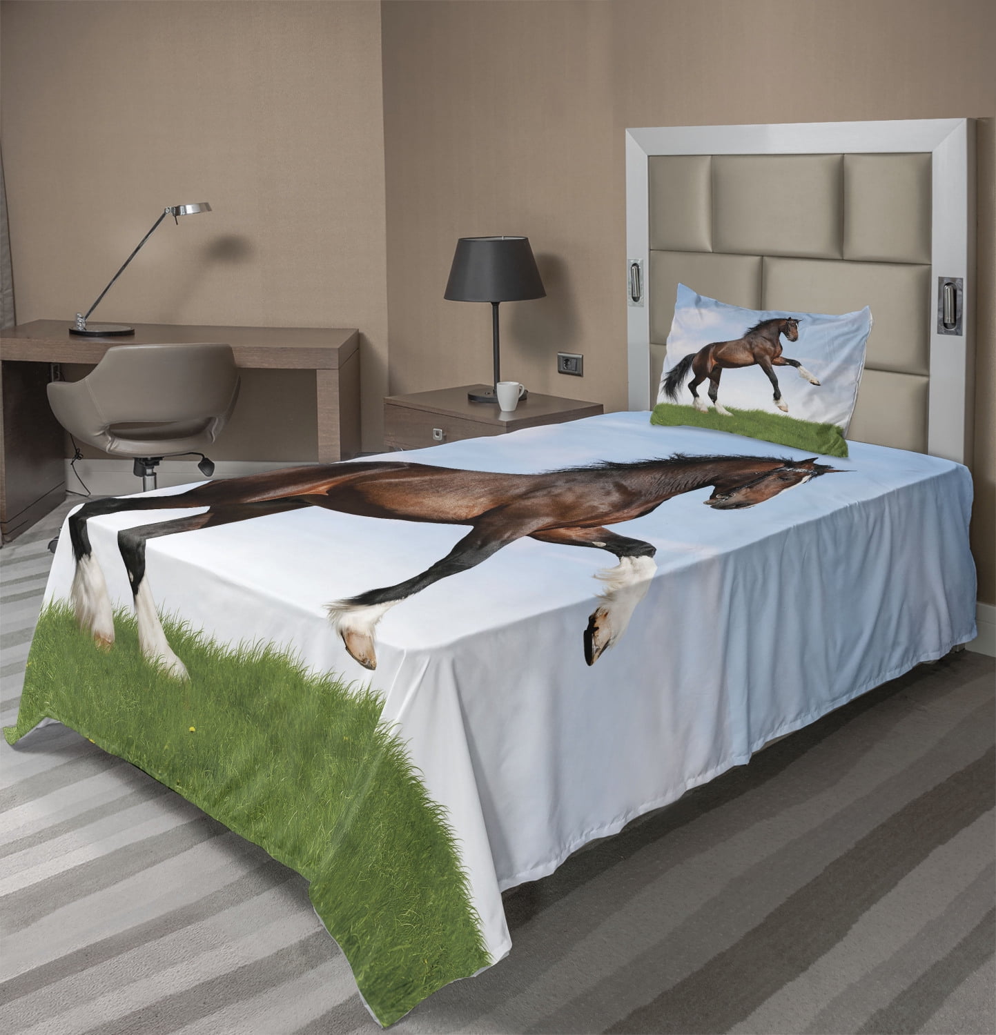 Horses Sheet Set, Bay Horse Pacing on the Grass Energetic Noble