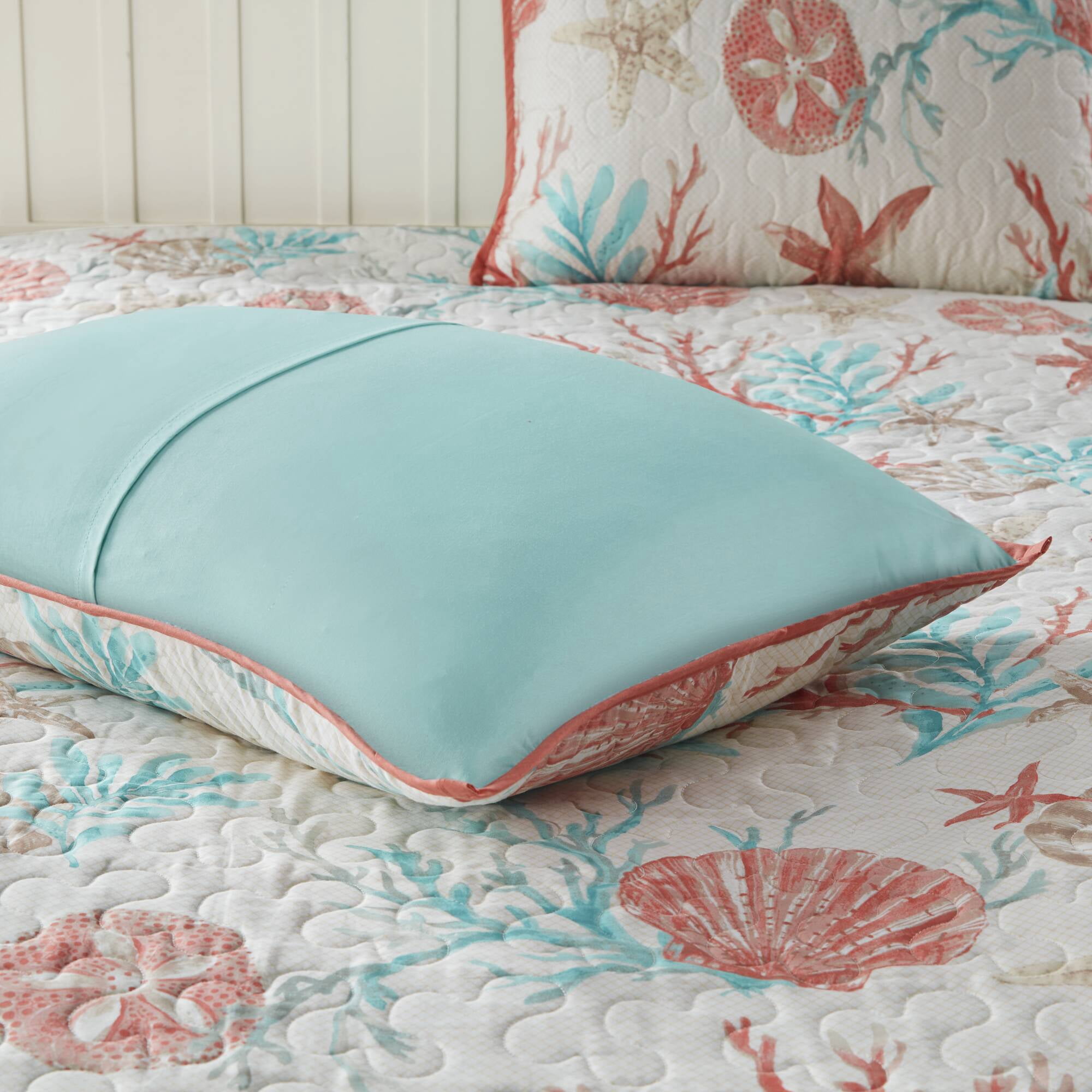 Madison Park Coastal Patterned 6-Piece King/Cal King Reversible Sateen Coverlet Quilt Set, Coral