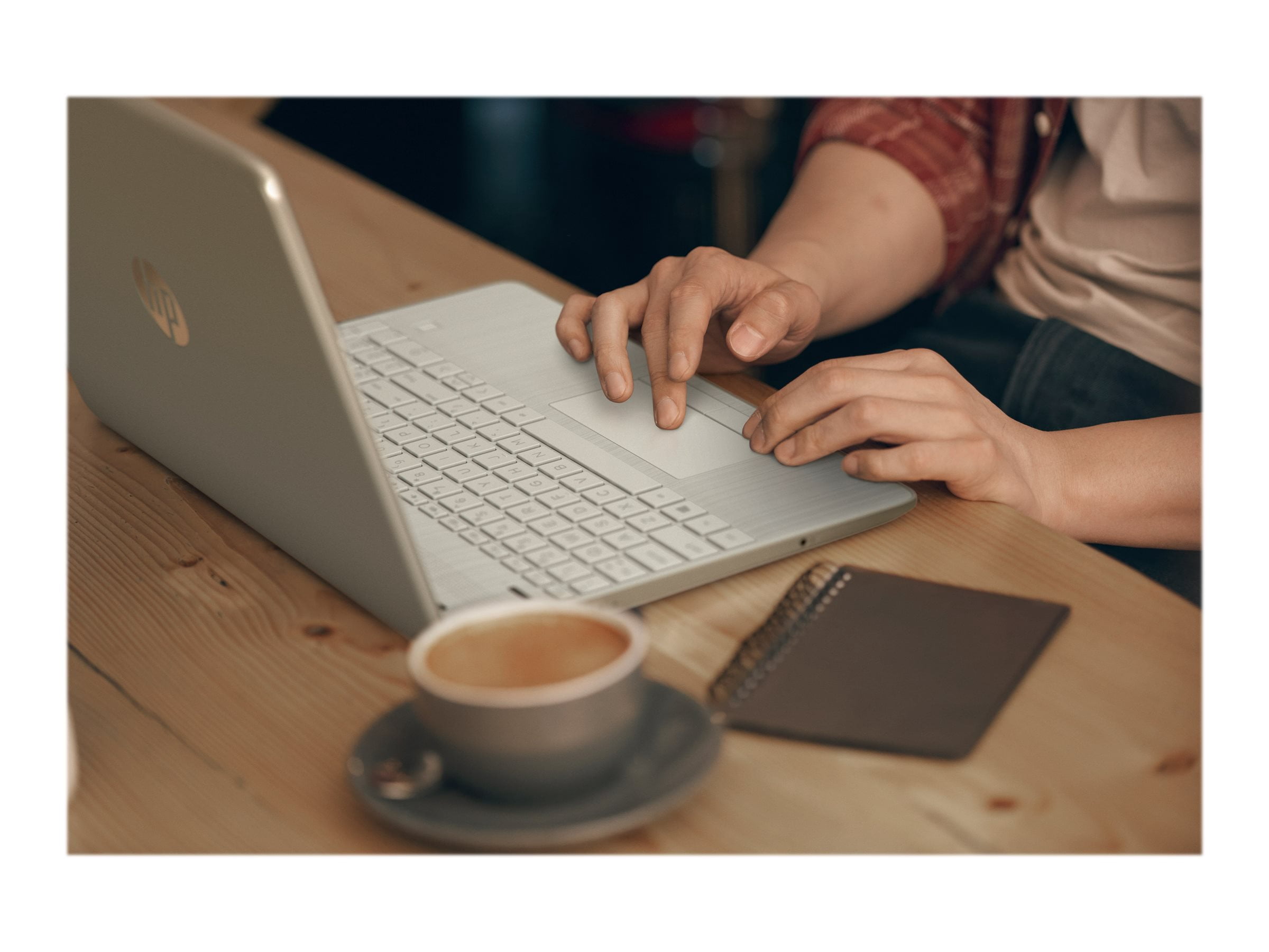 HP Laptop 15-dw1033dx - Intel Celeron N4020 / 1.1 GHz - Win 11 Home in S mode - UHD Graphics 600 - 4 GB RAM - 128 GB SSD TLC - 15.6" 1366 x 768 (HD) - Wi-Fi 5 - natural silver - kbd: US