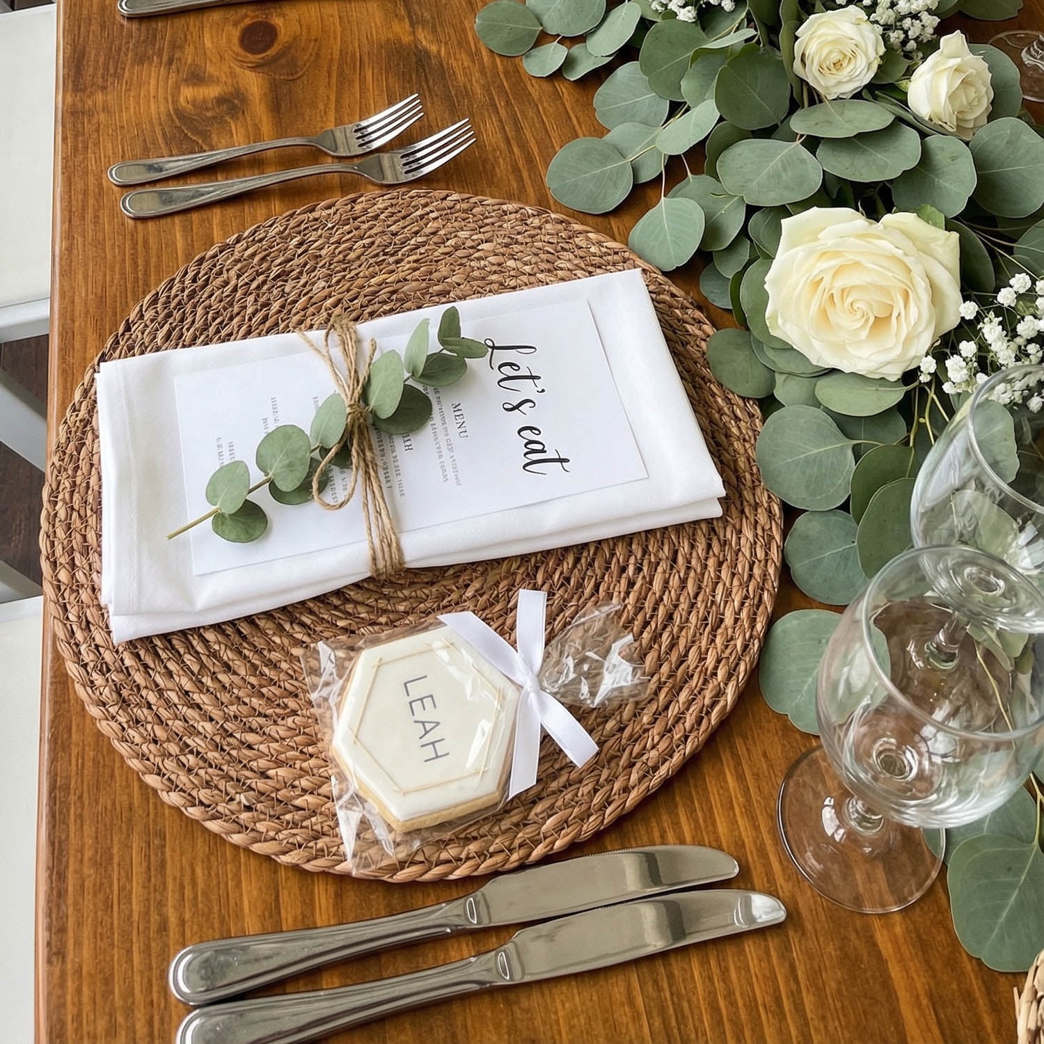 Laquedecraft 13.8" Round Brown Seagrass Rattan Placemats Set of 4 | Woven Farmhouse Spring Plate Chargers for Wedding, Party, Christmas, Events