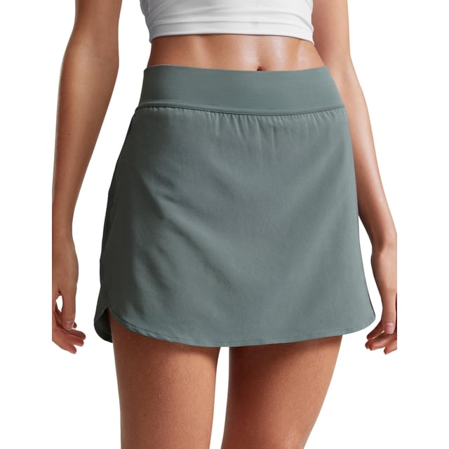 Mini falda short CRZ YOGA con dobladillo tipo delfín y cintura alta en gris salvia, talla S